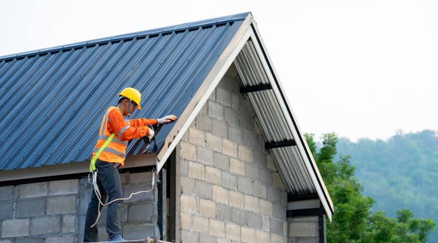 Professional gutter cleaning in Sugar Valley, GA